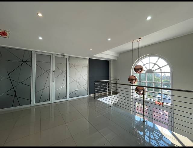 283M² OFFICE TO LET IN BRYANSTON